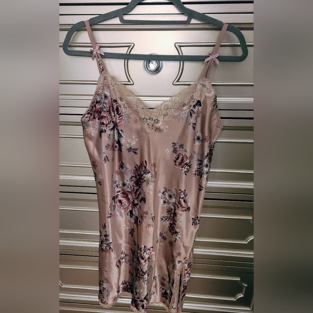 Thalia Sodi Intimates Ladies Satin Nighty with Lace - Size M